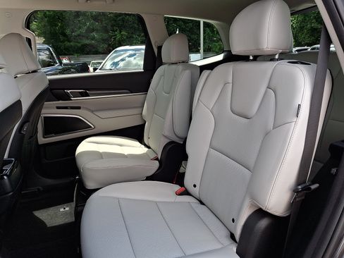 Certified 2024 Kia Telluride S FWD image 10