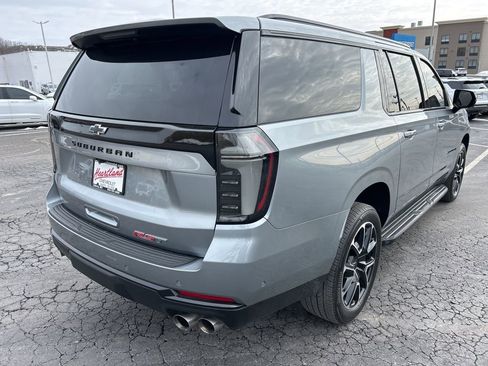 Used 2025 Chevrolet Suburban RST w/ Comfort Package image 5