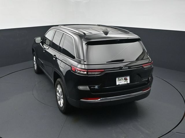Used 2023 Jeep Grand Cherokee Limited w/ Luxury Tech Group II AWD/4WD image 16