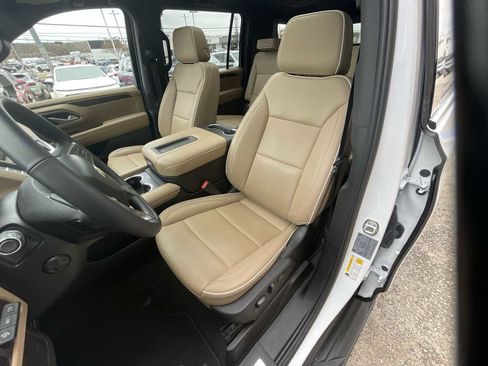 Used 2024 Chevrolet Suburban Premier w/ Premium Package 2 image 19