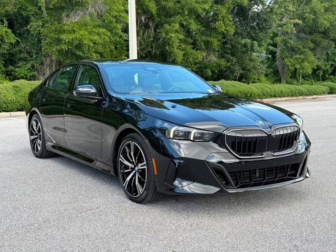 Certified 2026 BMW 530i xDrive w/ M Sport Package AWD/4WD image 7