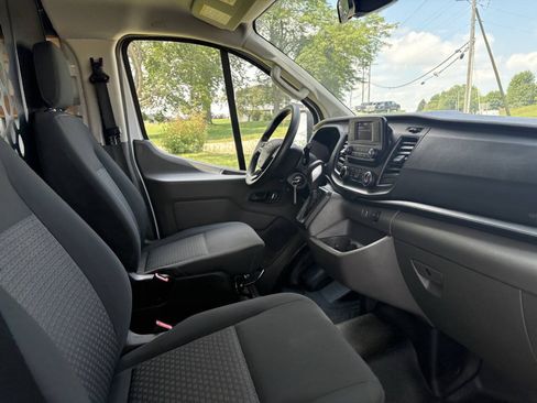 Used 2025 Ford Transit 250 Low Roof w/ Exterior Upgrade Package RWD image 31