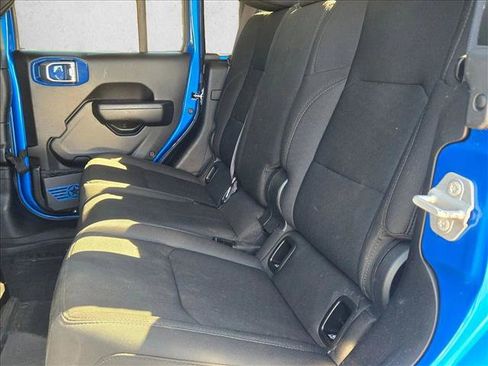 Used 2022 Jeep Gladiator Sport image 18