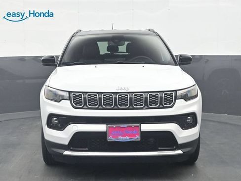 Used 2025 Jeep Compass Limited AWD/4WD image 2
