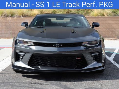 Used 2018 Chevrolet Camaro SS RWD image 13