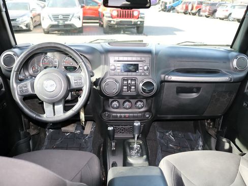 Used 2018 Jeep Wrangler Unlimited Sport S AWD/4WD image 13