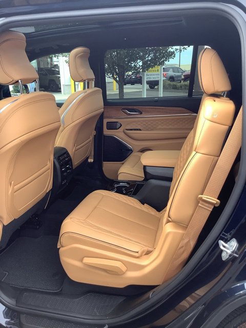Certified 2024 Jeep Grand Cherokee L Summit AWD/4WD image 29