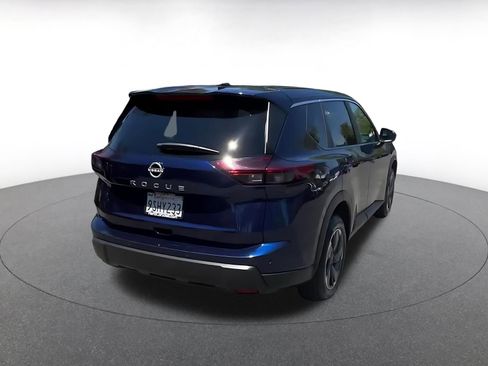 Used 2025 Nissan Rogue SV FWD image 14