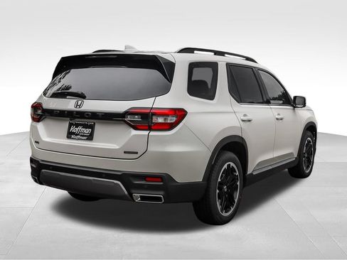 New 2026 Honda Pilot Touring image 4