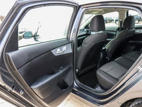 Used 2023 Kia Forte LXS image 17