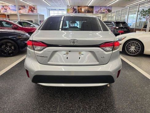 Used 2022 Toyota Corolla LE FWD image 5