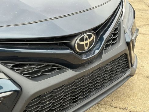 Used 2021 Toyota Camry SE image 9