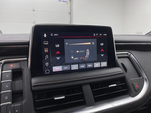 Used 2023 GMC Yukon XL AT4 w/ AT4 Premium Plus Package AWD/4WD image 32
