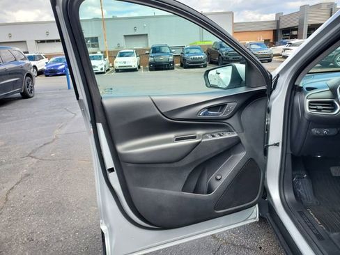 Used 2019 Chevrolet Equinox LT FWD image 9