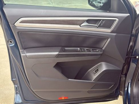 Used 2020 Volkswagen Atlas SE w/ Towing Package image 12