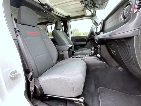 Used 2025 Jeep Wrangler Unlimited Rubicon AWD/4WD image 16