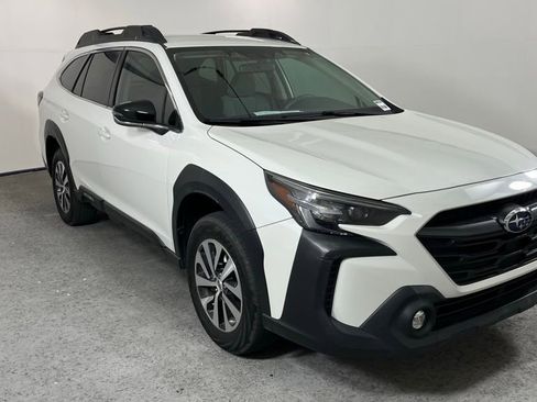 Used 2024 Subaru Outback Premium AWD/4WD image 1