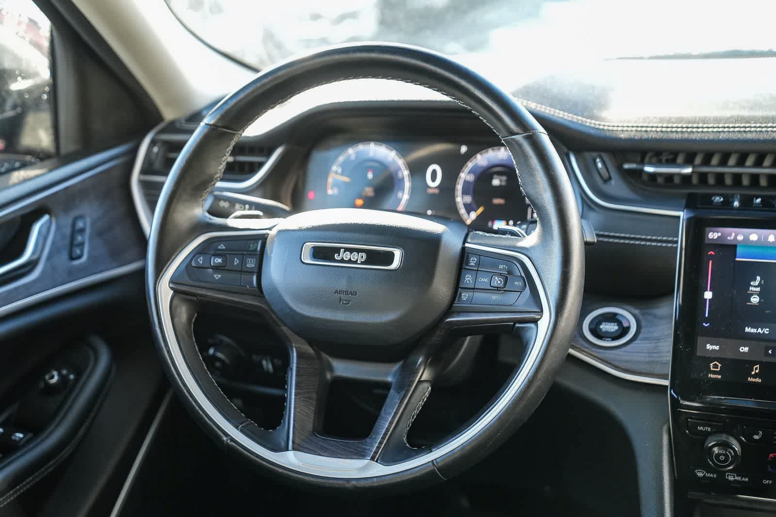 Used 2021 Jeep Grand Cherokee L Limited RWD image 9