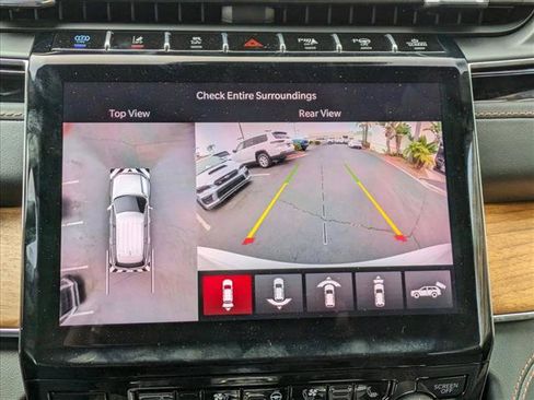 Used 2024 Jeep Grand Cherokee Summit image 12