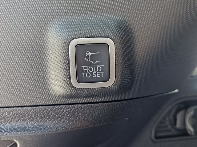 New 2027 Jeep Grand Cherokee Altitude RWD image 30