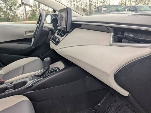 Used 2023 Toyota Corolla LE image 33