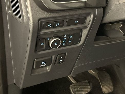 Used 2022 Ford F150 XLT w/ Equipment Group 302A High image 12