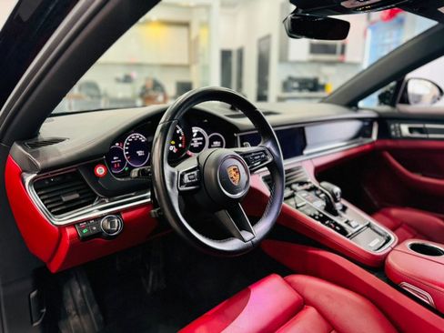 Used 2022 Porsche Panamera 4 Platinum Edition image 15