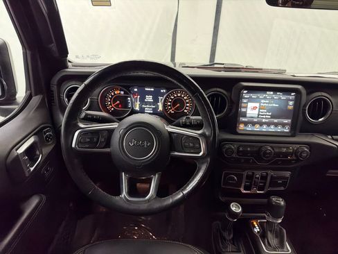 Used 2018 Jeep Wrangler Unlimited Sahara AWD/4WD image 23