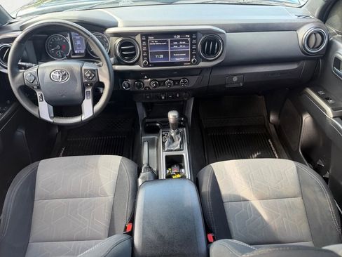 Used 2020 Toyota Tacoma TRD Off-Road image 12