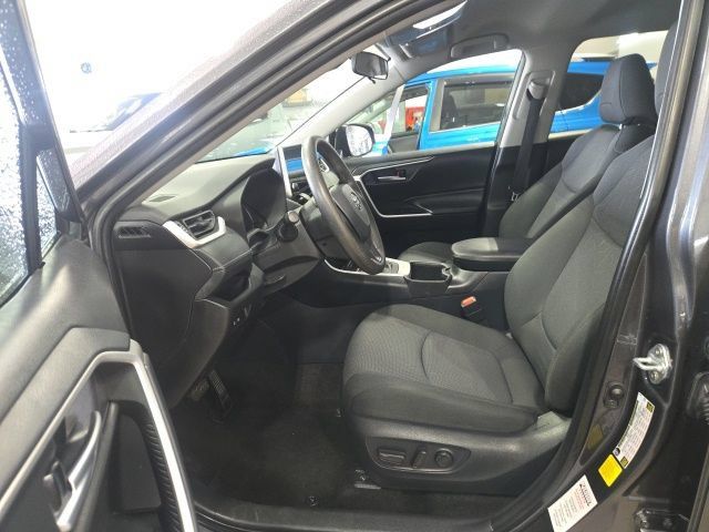 Used 2025 Toyota RAV4 XLE AWD/4WD image 10