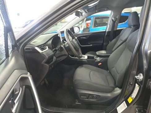 Used 2025 Toyota RAV4 XLE AWD/4WD image 10