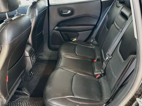 Used 2018 Jeep Compass Trailhawk w/ Leather Interior Group AWD/4WD image 7