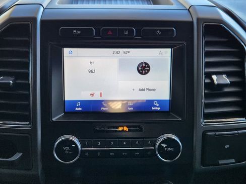 Used 2021 Ford Expedition XLT image 16