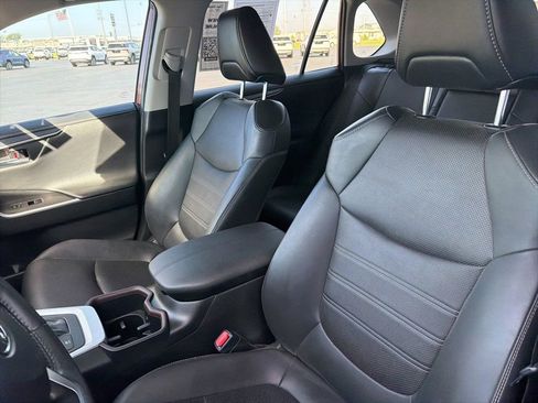Certified 2022 Toyota RAV4 Limited AWD/4WD image 11