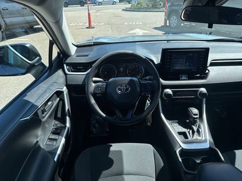 Used 2021 Toyota RAV4 LE w/ Carpet Mat Package (TMS) AWD/4WD image 12