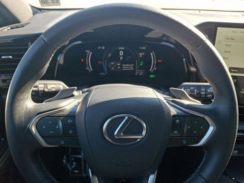 Used 2025 Lexus NX 450h+ F Sport image 19