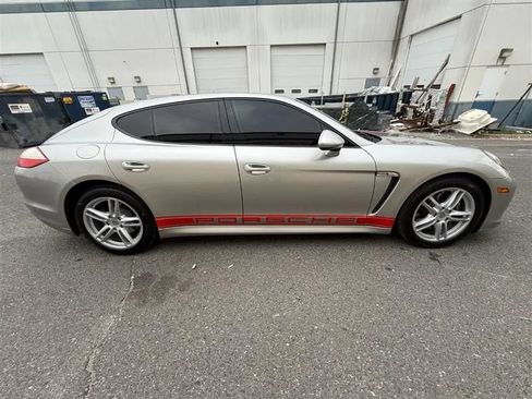 Used 2011 Porsche Panamera image 15
