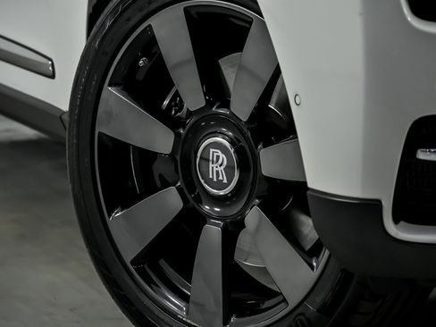 Used 2023 Rolls-Royce Cullinan w/ Leather Finishing Pack image 3
