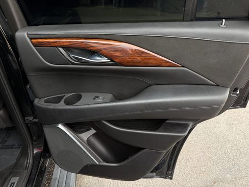 Used 2015 Cadillac Escalade Premium RWD image 16