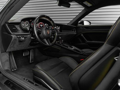 Certified 2023 Porsche 911 Carrera GTS RWD image 4