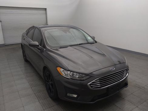 Used 2020 Ford Fusion SE w/ Equipment Group 151A FWD image 13