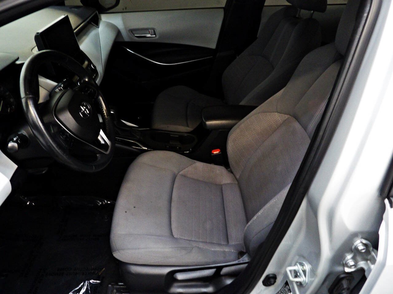 Used 2023 Toyota Corolla SE FWD image 8