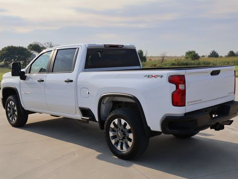 Used 2025 Chevrolet Silverado 2500 Custom w/ Custom Value Package AWD/4WD image 12