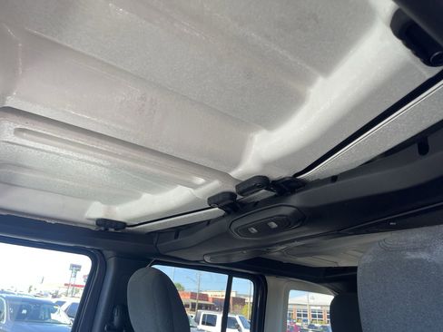 Used 2024 Jeep Wrangler Sport S image 18