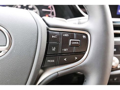 Used 2025 Lexus ES 350 w/ Premium Package image 16