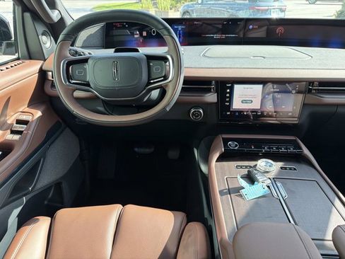 New 2026 Lincoln Navigator L Reserve AWD/4WD image 26