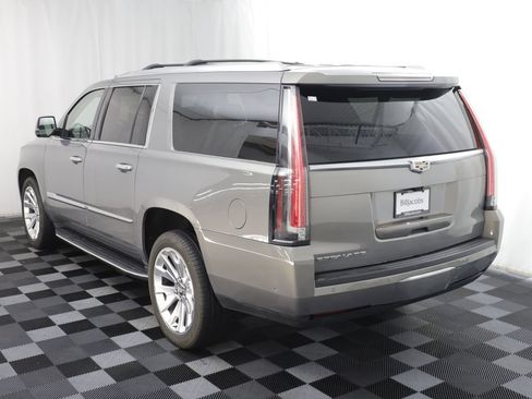 Used 2017 Cadillac Escalade ESV Luxury AWD/4WD image 18