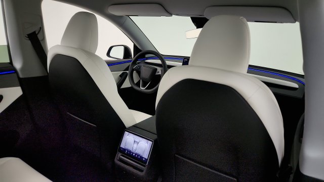 Used 2026 Tesla Model Y 2WD image 41