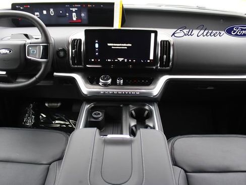 New 2026 Ford Expedition Platinum image 12