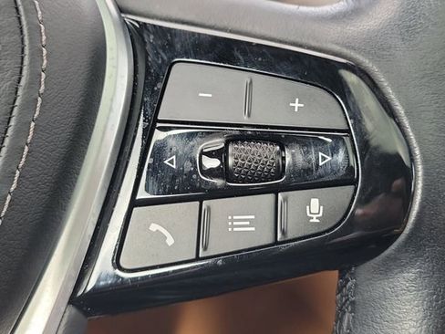 Used 2020 BMW 530e xDrive 530e xDrive iPerformance w/ Premium Package image 25